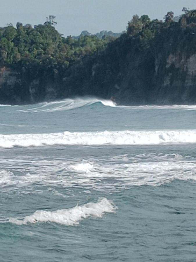 Rumah Nalu Surf Camp Krui Exterior foto