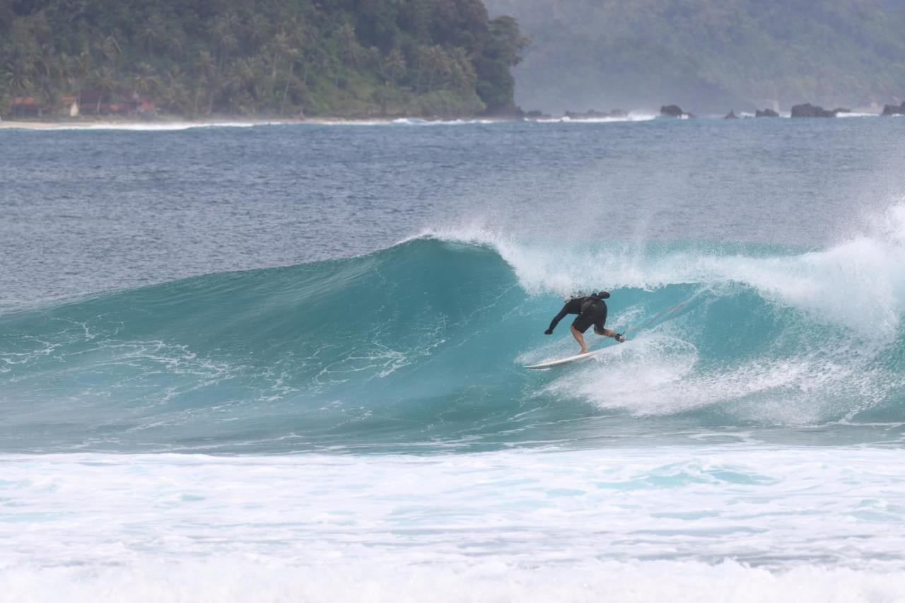 Rumah Nalu Surf Camp Krui Exterior foto